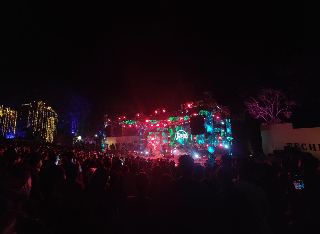 5b5607be642975ee2bbd2976f11f9882